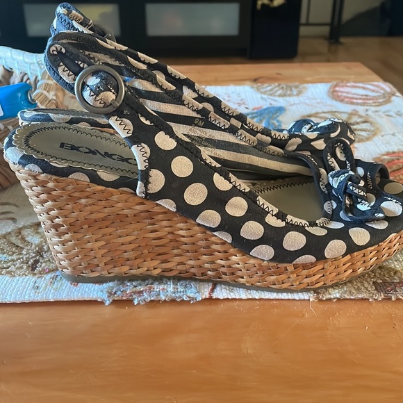 Bingo Polka Dot Wedges - Picture 2 of 5